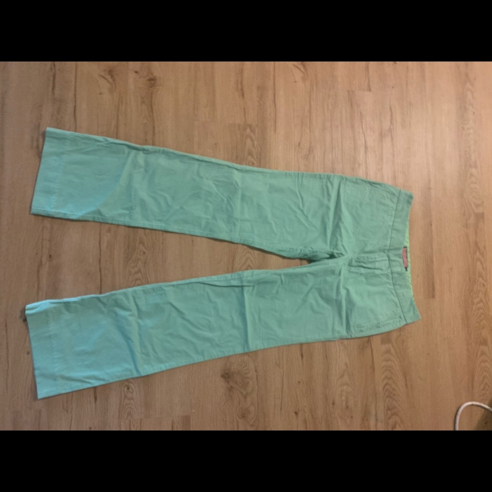Green vineyard vines pants